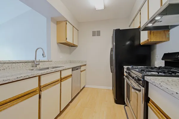 $249,896 | 46 North Park Avenue, Unit 7, Lombard, IL 60148