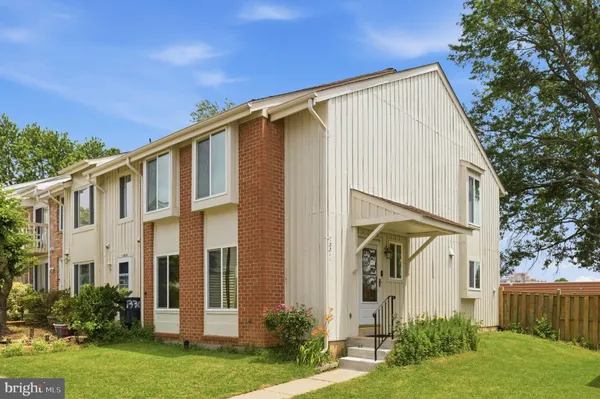 $479,900 | 13311 Rowles Place, Herndon, VA 20170