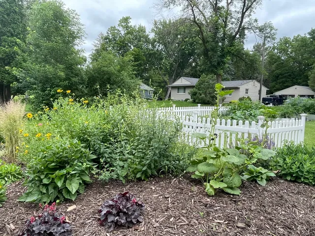 $3,500 | 17620 8th Avenue North, Plymouth, MN 55447