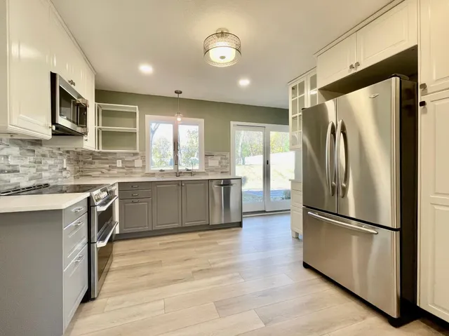 $3,500 | 17620 8th Avenue North, Plymouth, MN 55447