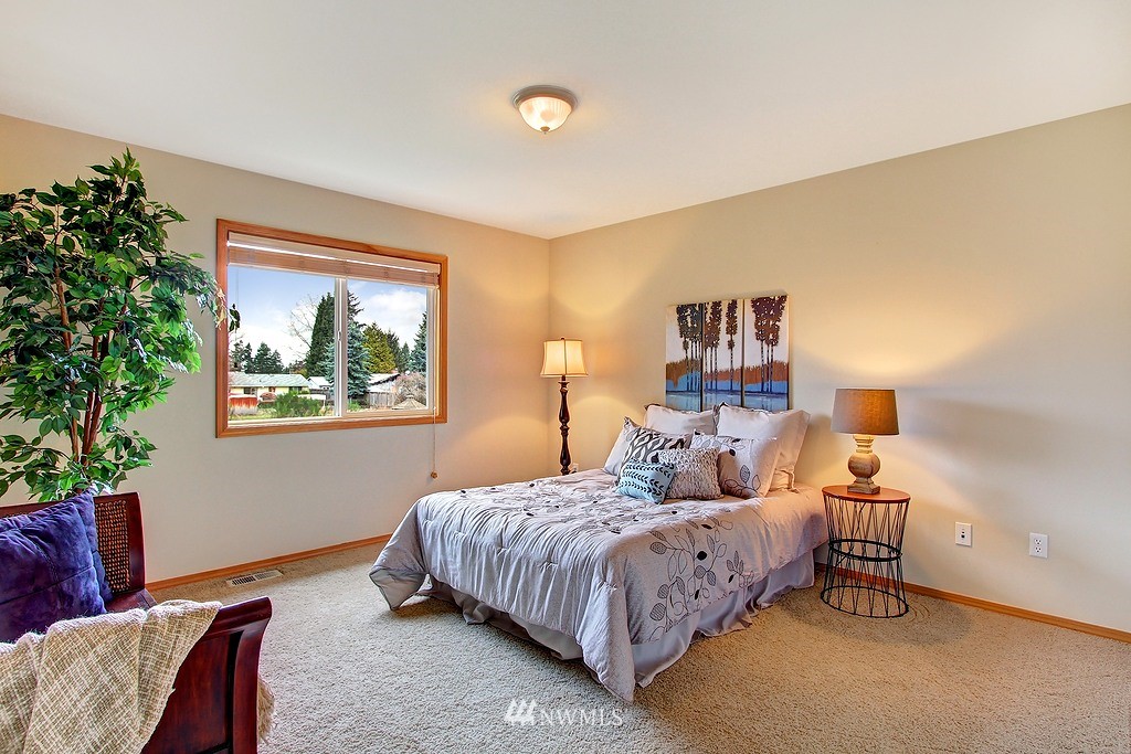 2001 Queen Avenue Northeast Renton, WA 98056 - Photo 12 of 15