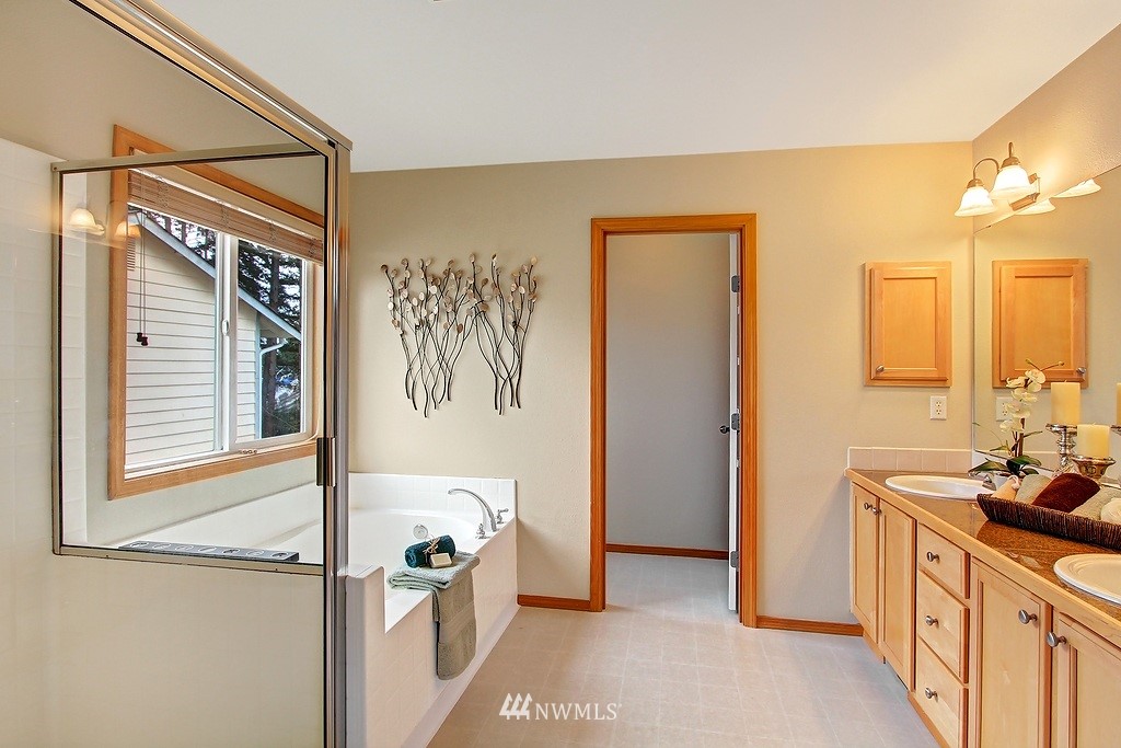 2001 Queen Avenue Northeast Renton, WA 98056 - Photo 14 of 15