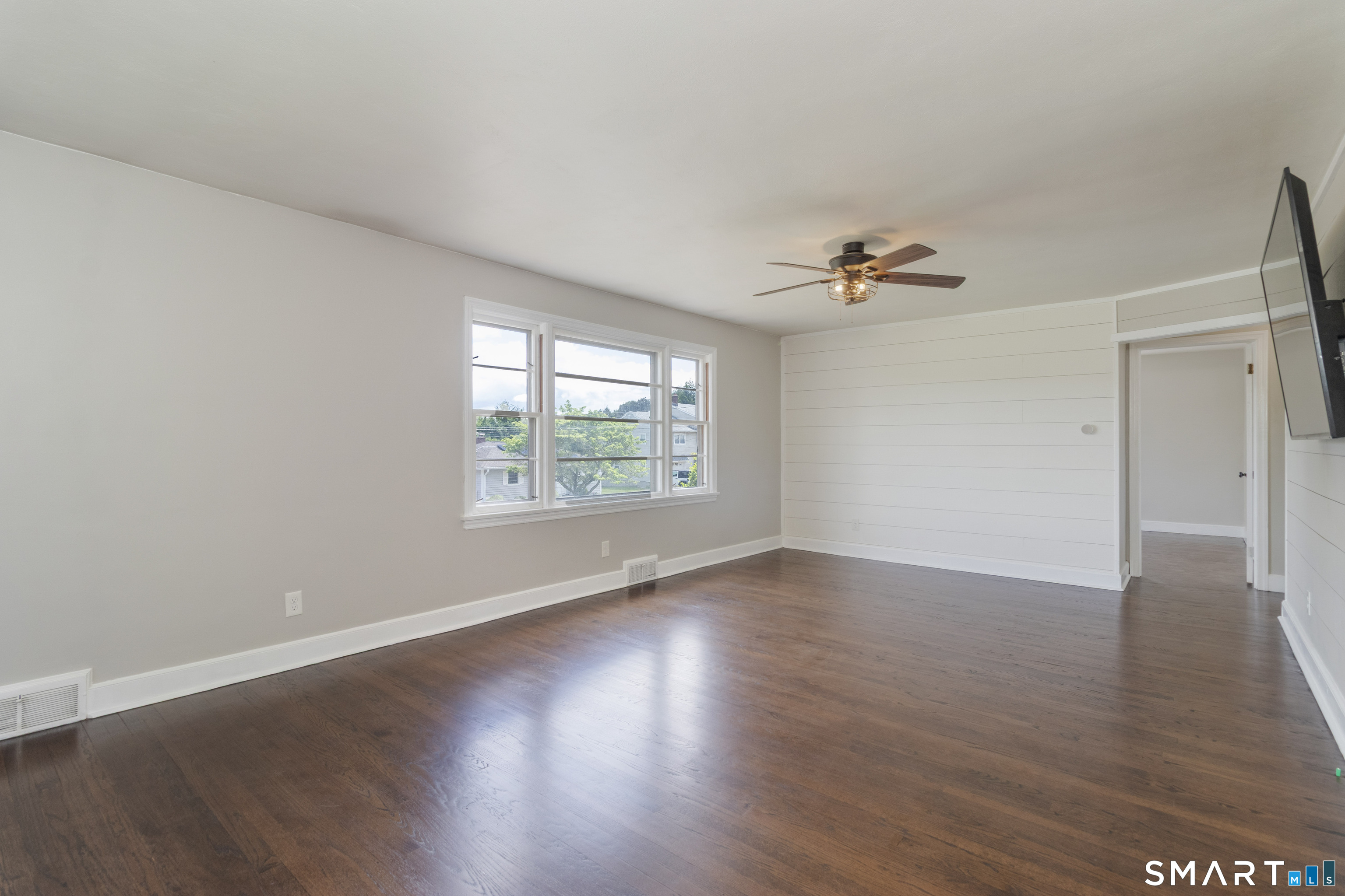 69 Spring Garden Avenue Waterbury, CT 06708 - Photo 17 of 33