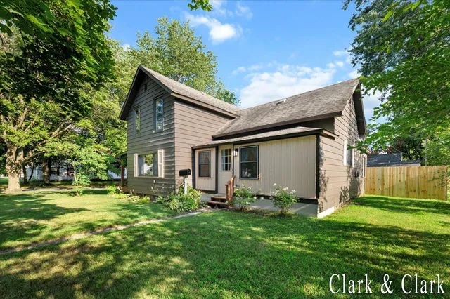 $244,900 | 536 East Bond Street, Hastings, MI 49058
