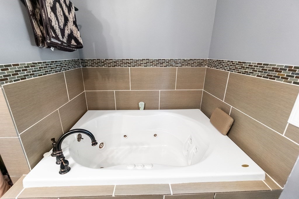 92 Briggs Street Springfield, MA 01151 - Photo 25 of 32