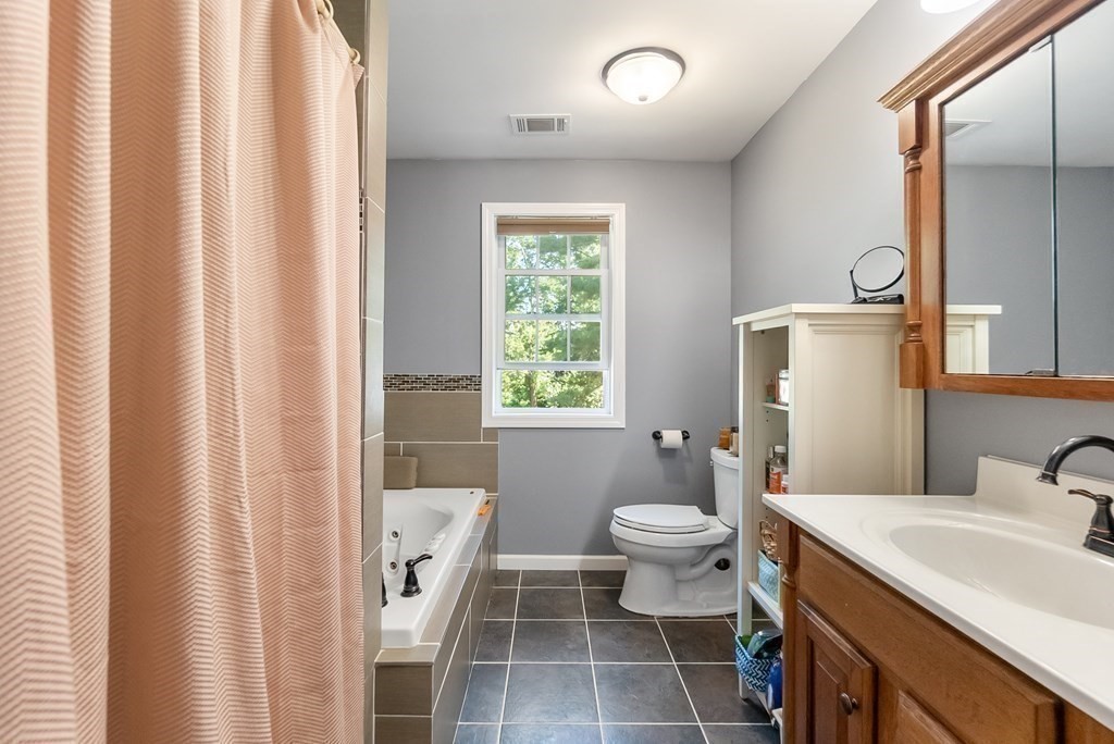 92 Briggs Street Springfield, MA 01151 - Photo 27 of 32