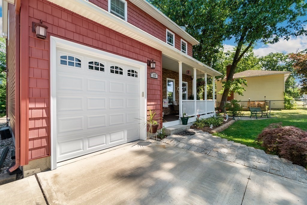 92 Briggs Street Springfield, MA 01151 - Photo 32 of 32