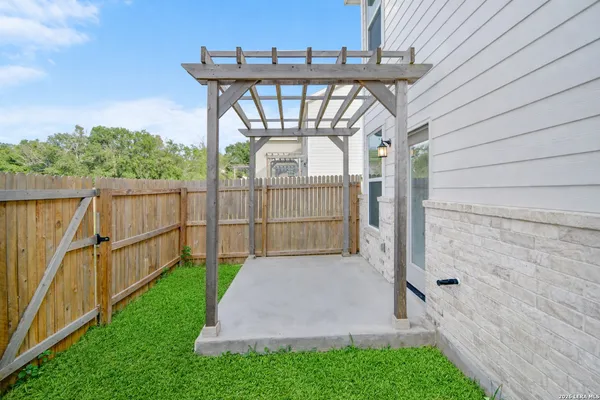 $1,575 | 341 Untermaier Street, New Braunfels, TX 78130