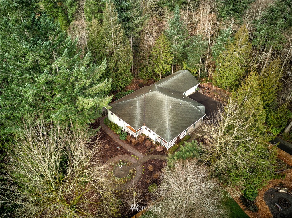 2141 Grove Road Northwest Olympia, WA 98502 - Photo 4 of 24 Gallery Image 4