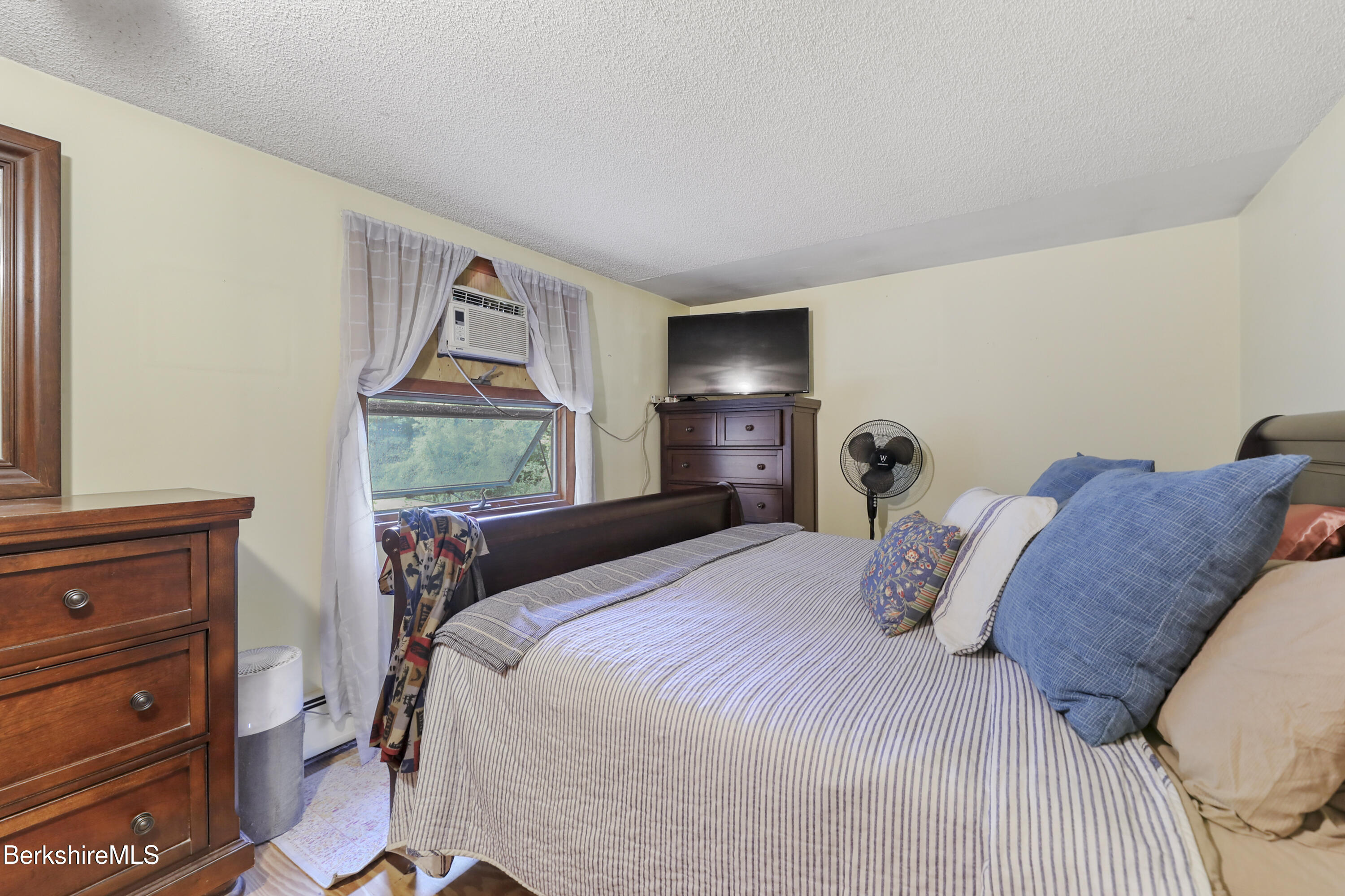 268 E Road Alford, MA 01266 - Photo 35 of 43 Right Unit Bedroom One