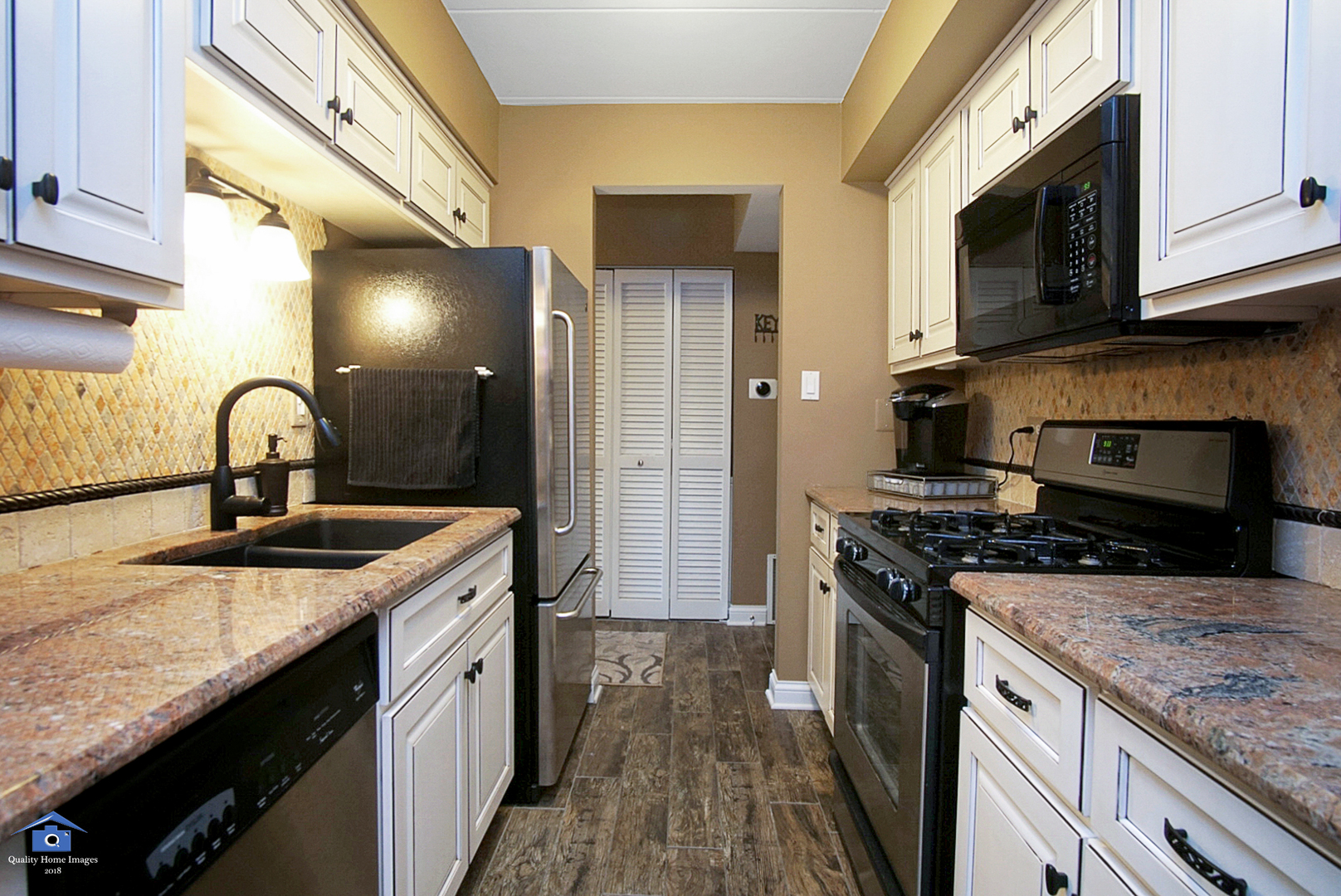 6443 Clarendon Hills Road, Unit 301C Willowbrook, IL 60527 - Photo 4 of 20