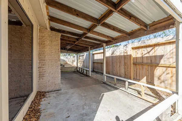 $2,000 | 6030 Gallant Forest Drive, Houston, TX 77088