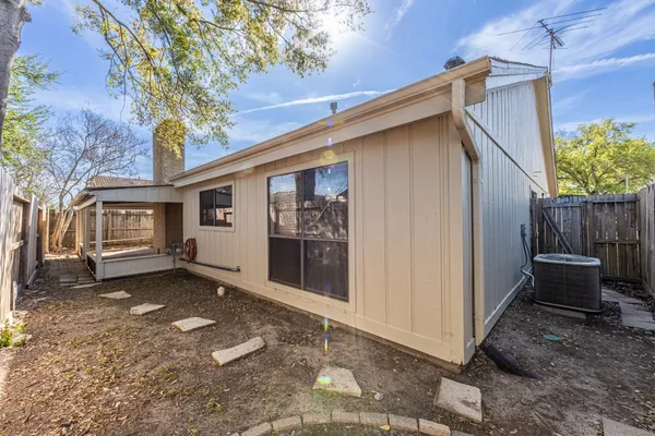 $2,000 | 6030 Gallant Forest Drive, Houston, TX 77088