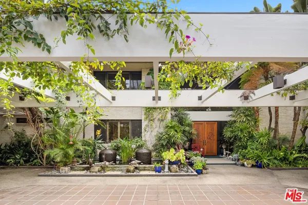 $21,500,000 | 715 North Beverly Drive, Beverly Hills, CA 90210