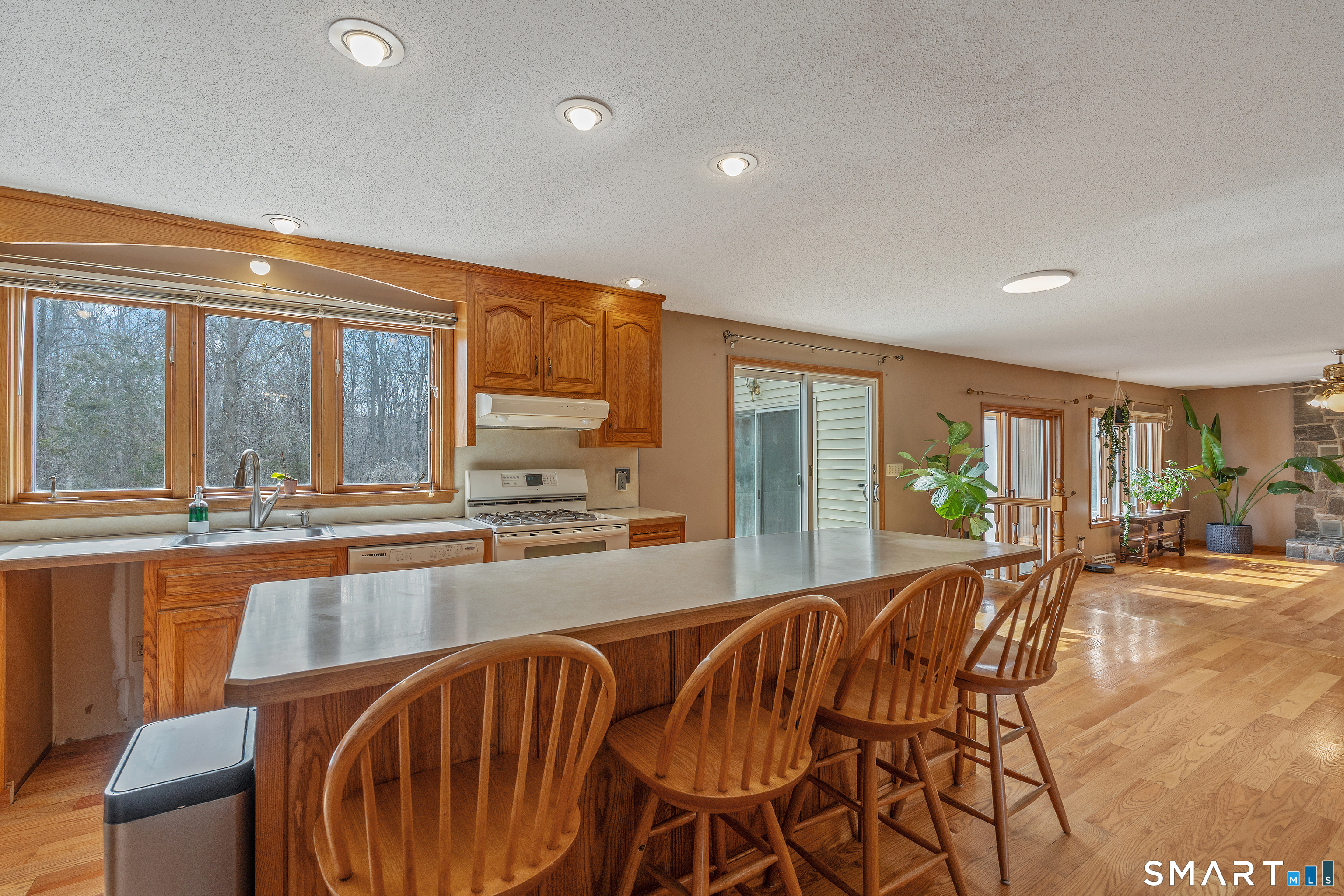 238 Two Rod Highway Wethersfield, CT 06109 - Photo 11 of 40