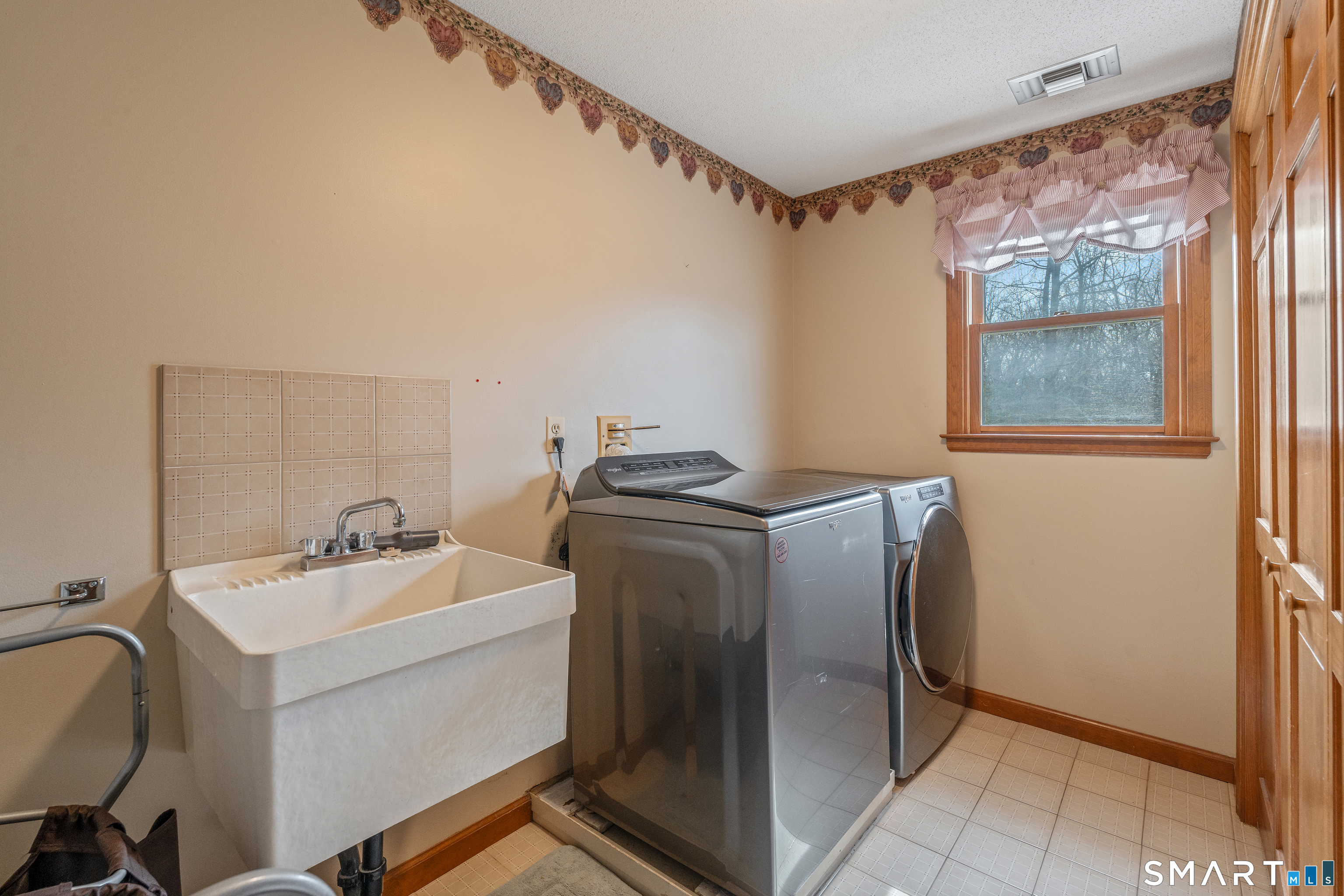 238 Two Rod Highway Wethersfield, CT 06109 - Photo 25 of 40