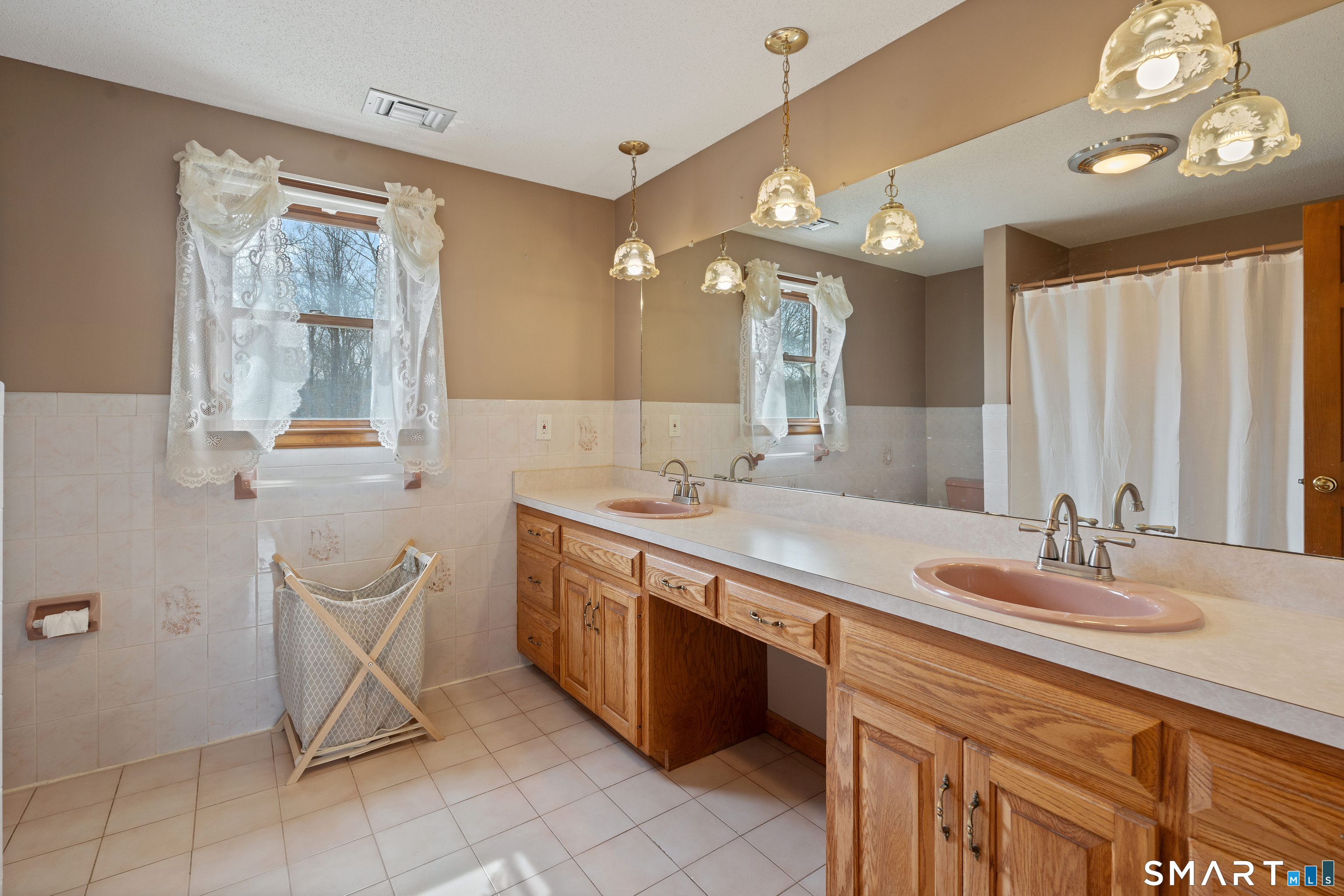 238 Two Rod Highway Wethersfield, CT 06109 - Photo 28 of 40