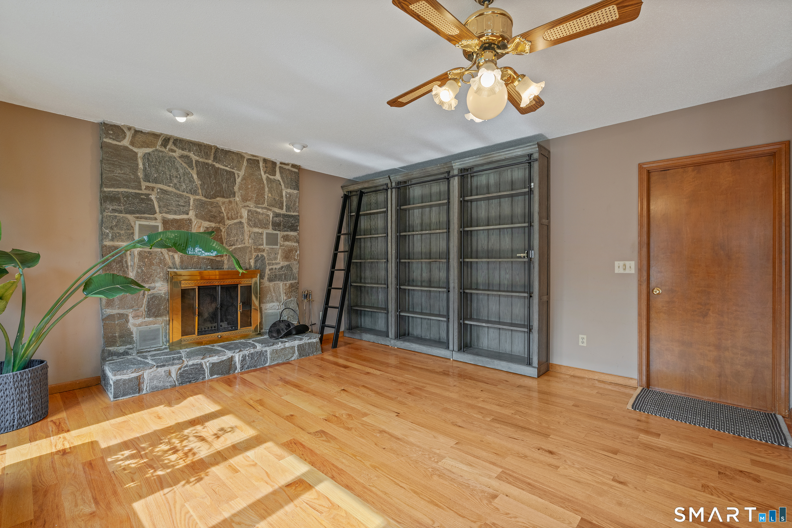 238 Two Rod Highway Wethersfield, CT 06109 - Photo 6 of 40