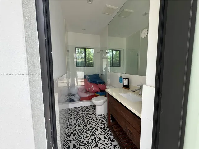 $6,300,000 | 9600 Southwest 66th Street, Miami, FL 33173