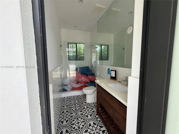 $6,300,000 | 9600 Southwest 66th Street, Miami, FL 33173