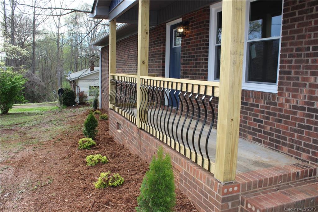 524 Settlemyre Road Morganton, NC 28655 - Photo 4 of 22 Gallery Image 4