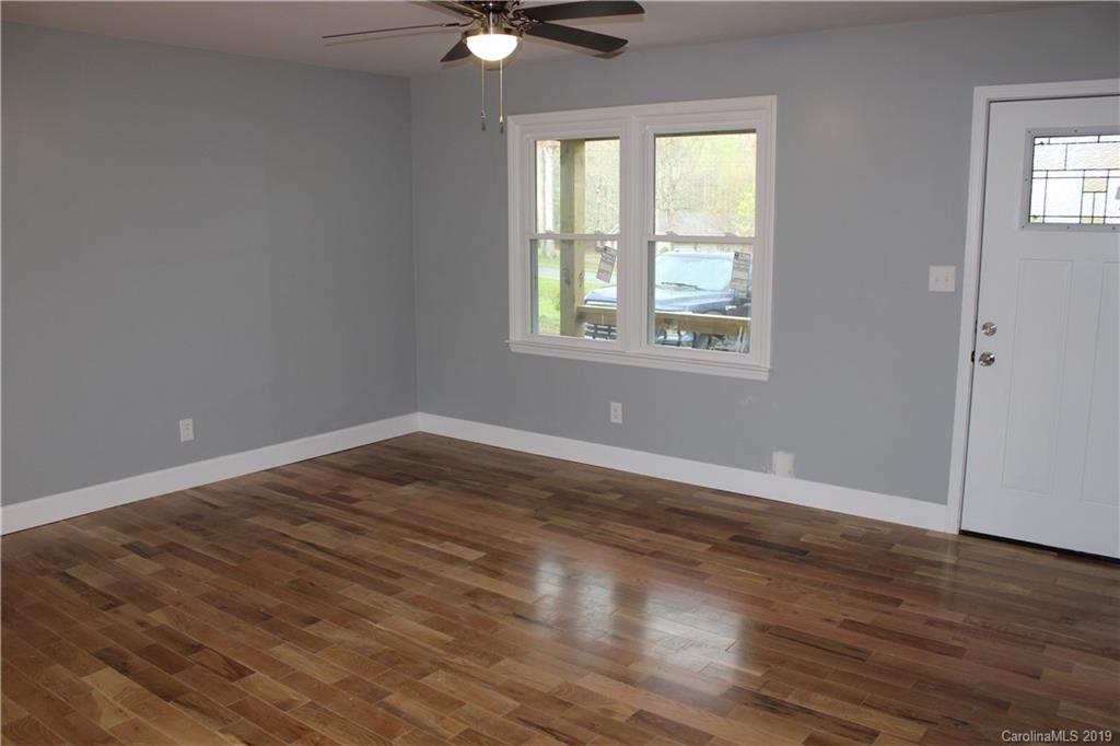 524 Settlemyre Road Morganton, NC 28655 - Photo 6 of 22 Gallery Image 6
