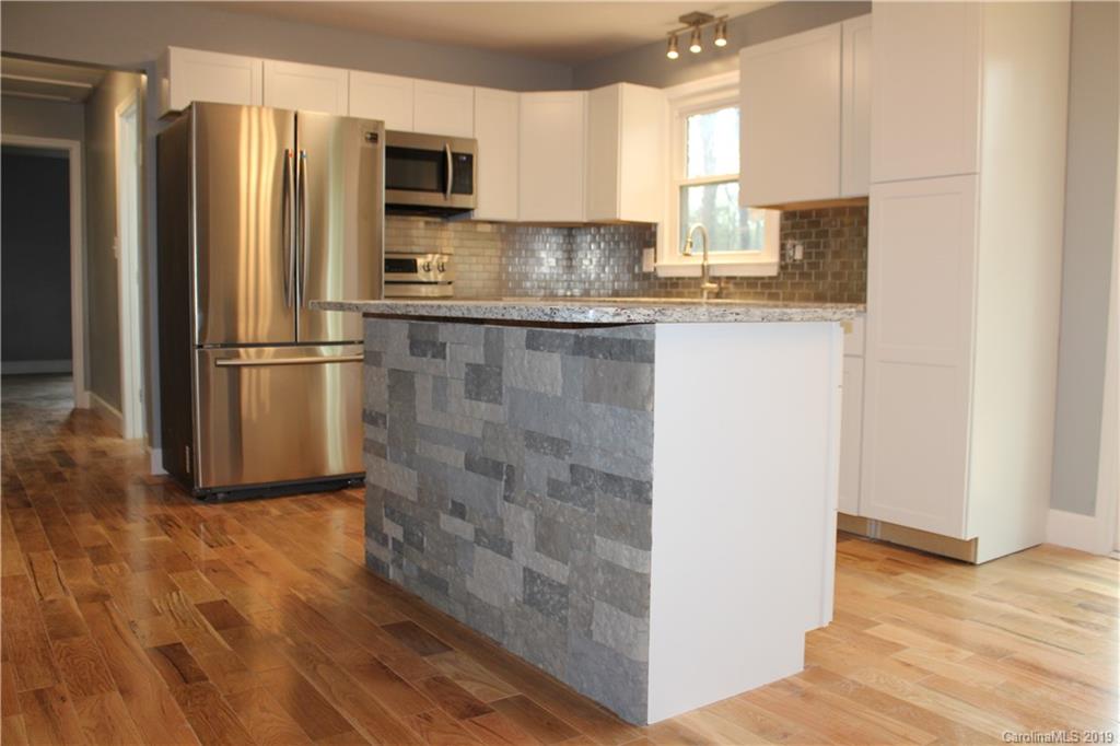 524 Settlemyre Road Morganton, NC 28655 - Photo 10 of 22 Gallery Image 10