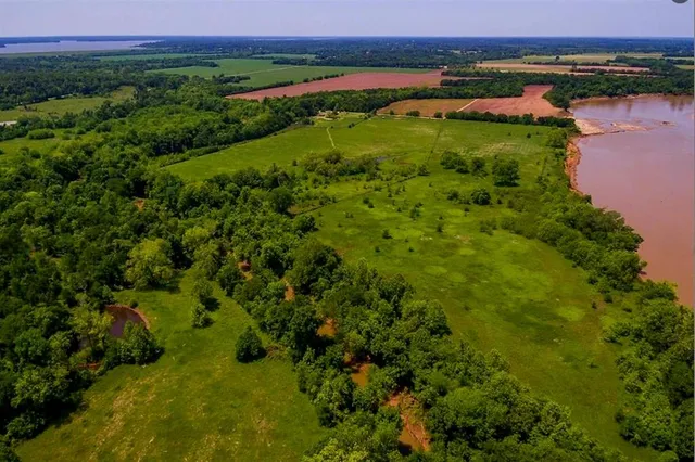 $1,500,000 | 520 County Road 36980, Arthur City, TX 75411