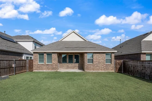 $2,000 | 5832 Rostherne Drive, Aubrey, TX 76227