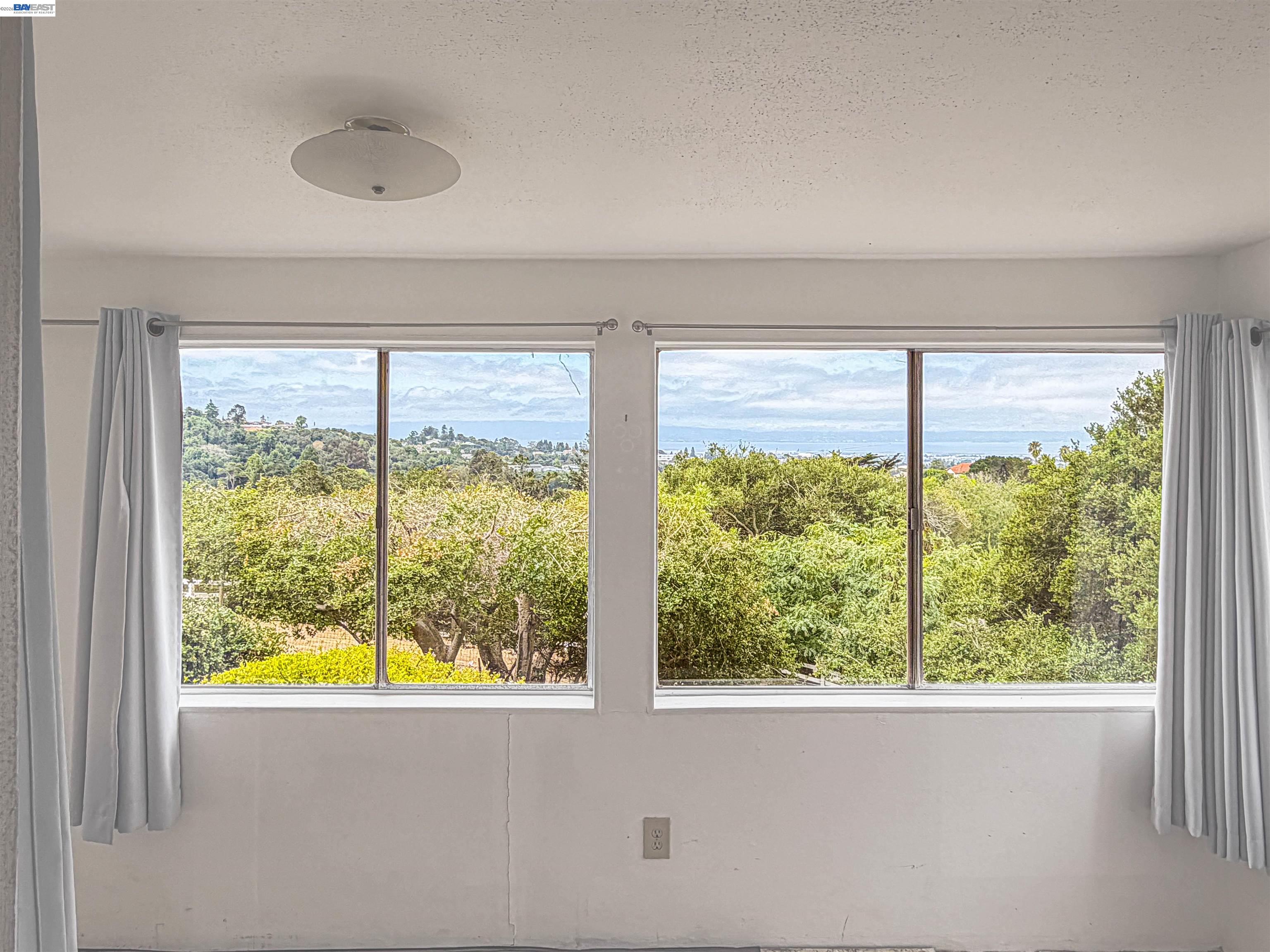 26027 Clover Road Hayward, CA 94542 - Photo 24 of 62