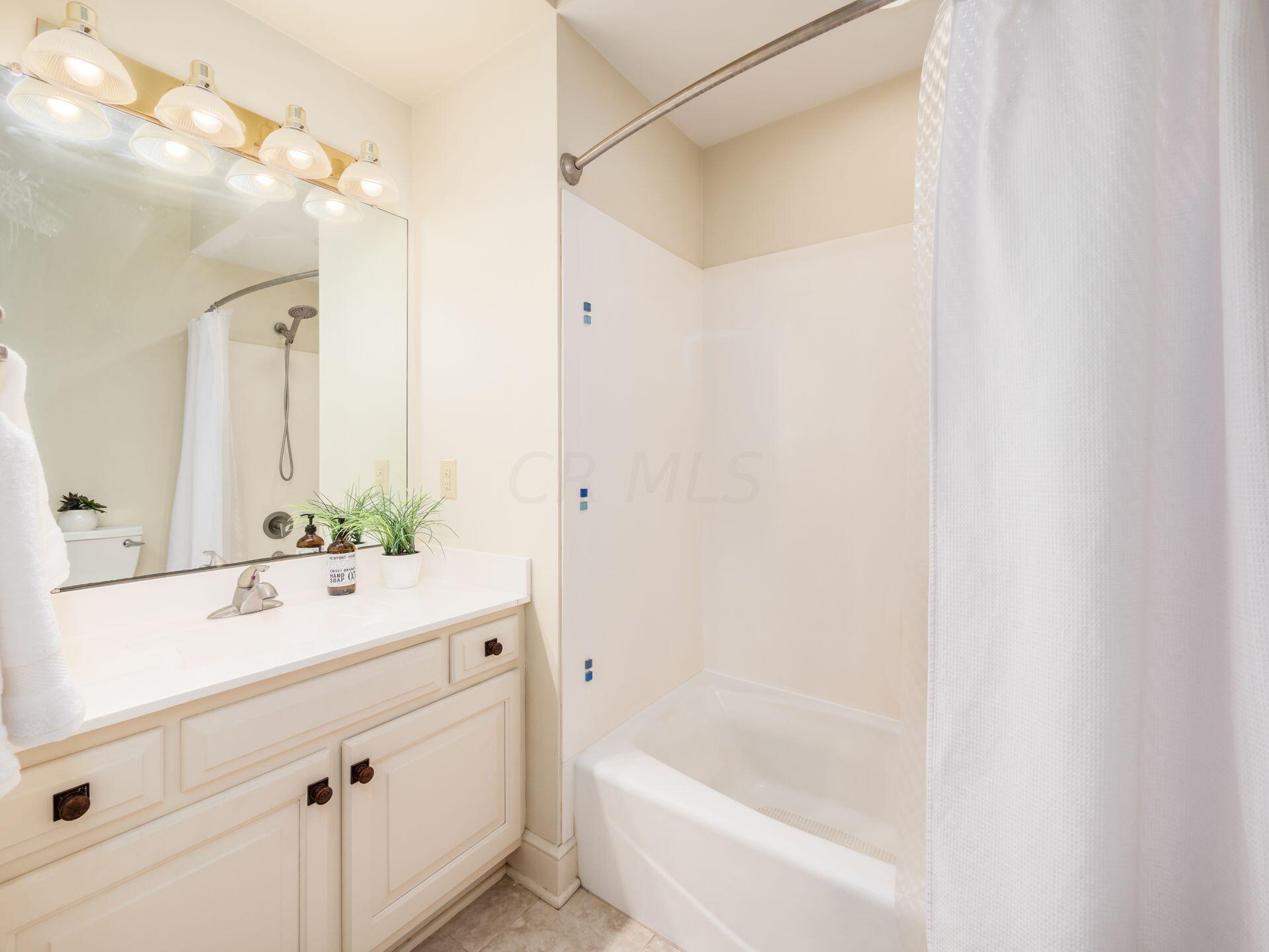 2576 Colts Neck Road Blacklick, OH 43004 - Photo 45 of 71 Bed 4 private bath