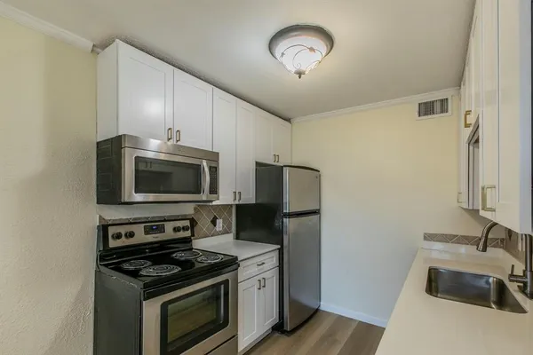 $126,000 | 1214 Baylor Avenue, Unit 205, Waco, TX 76706