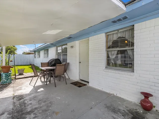 $194,999 | 15935 Dunman Lane, Houston, TX 77044