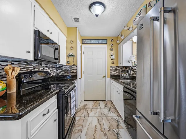 $194,999 | 15935 Dunman Lane, Houston, TX 77044