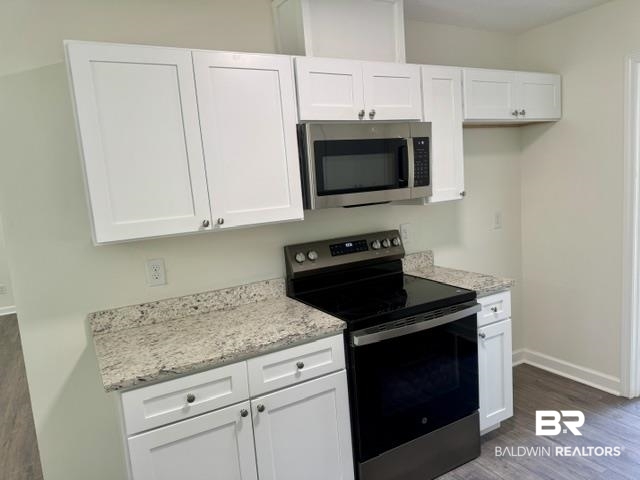 9481 Pinewood Avenue Elberta, AL 36530 - Photo 11 of 24 Kitchen