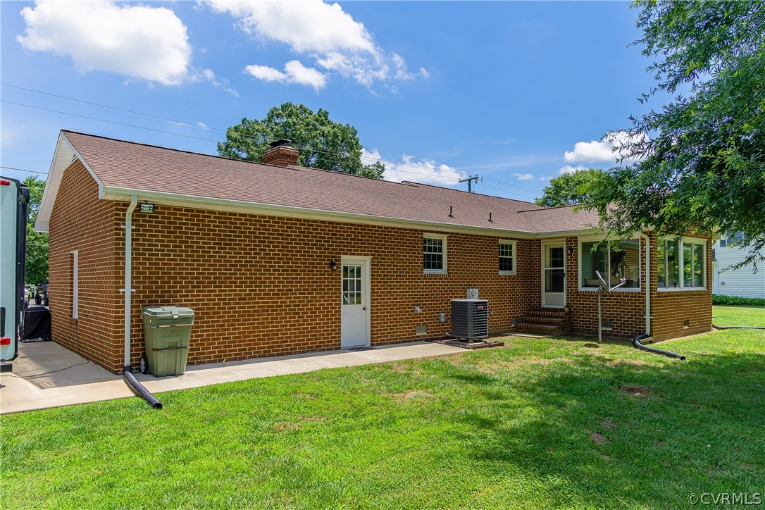2855 Chelsea Road West Point, VA 23181 - Photo 4 of 33 Gallery Image 4