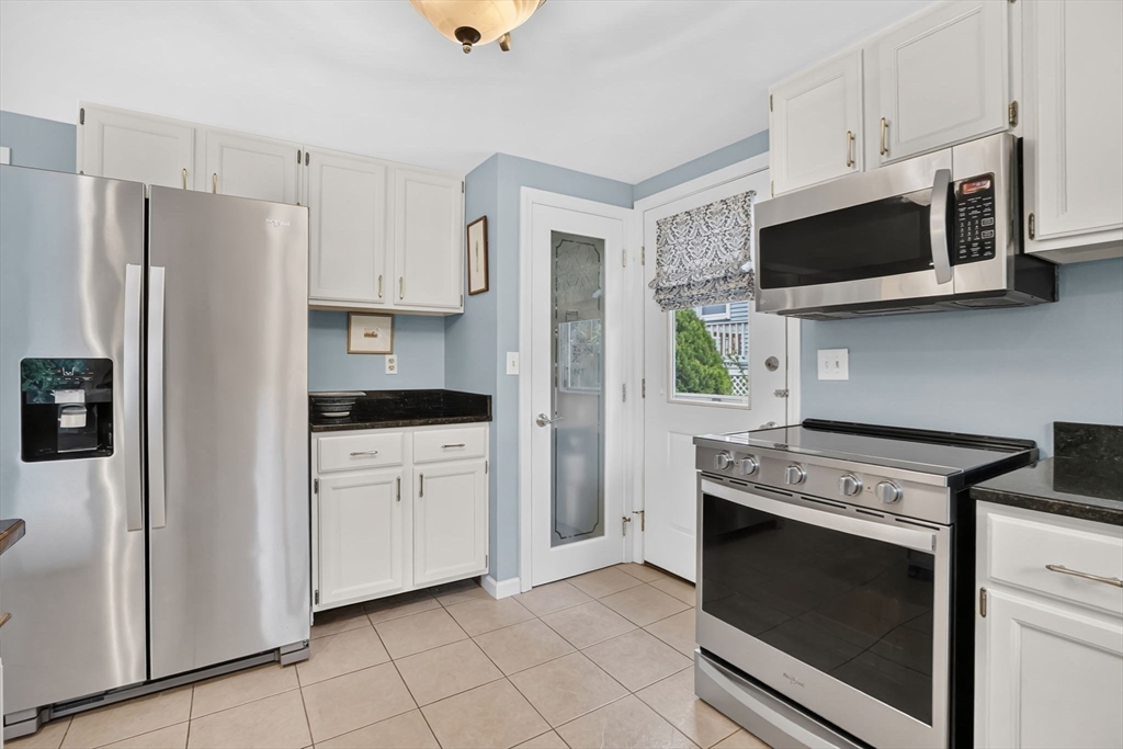 157 Meadow Road Longmeadow, MA 01106 - Photo 4 of 28