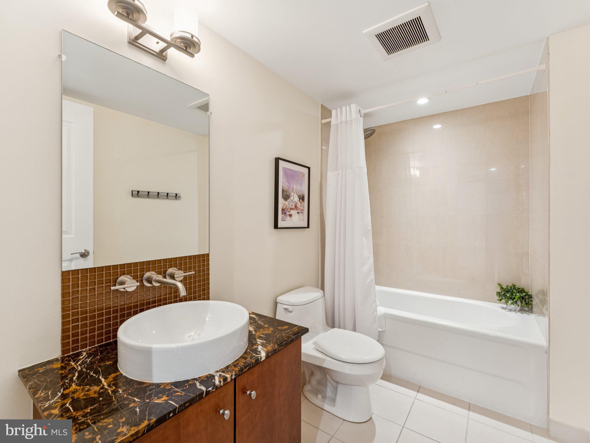 1025 First Street Southeast, Unit 1212 Washington, DC 20003 - Photo 18 of 34 Full hall bath