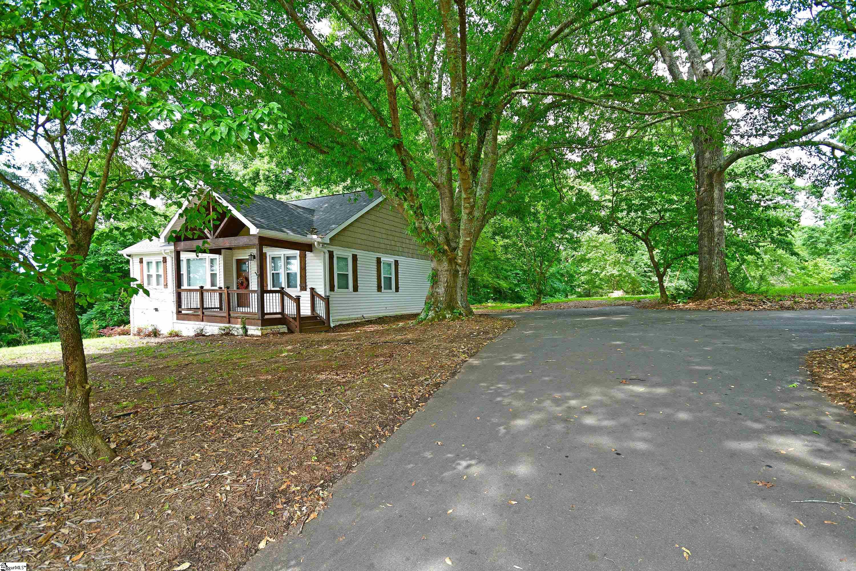 316 Blacksnake Road Pickens, SC 29671 - Photo 2 of 36