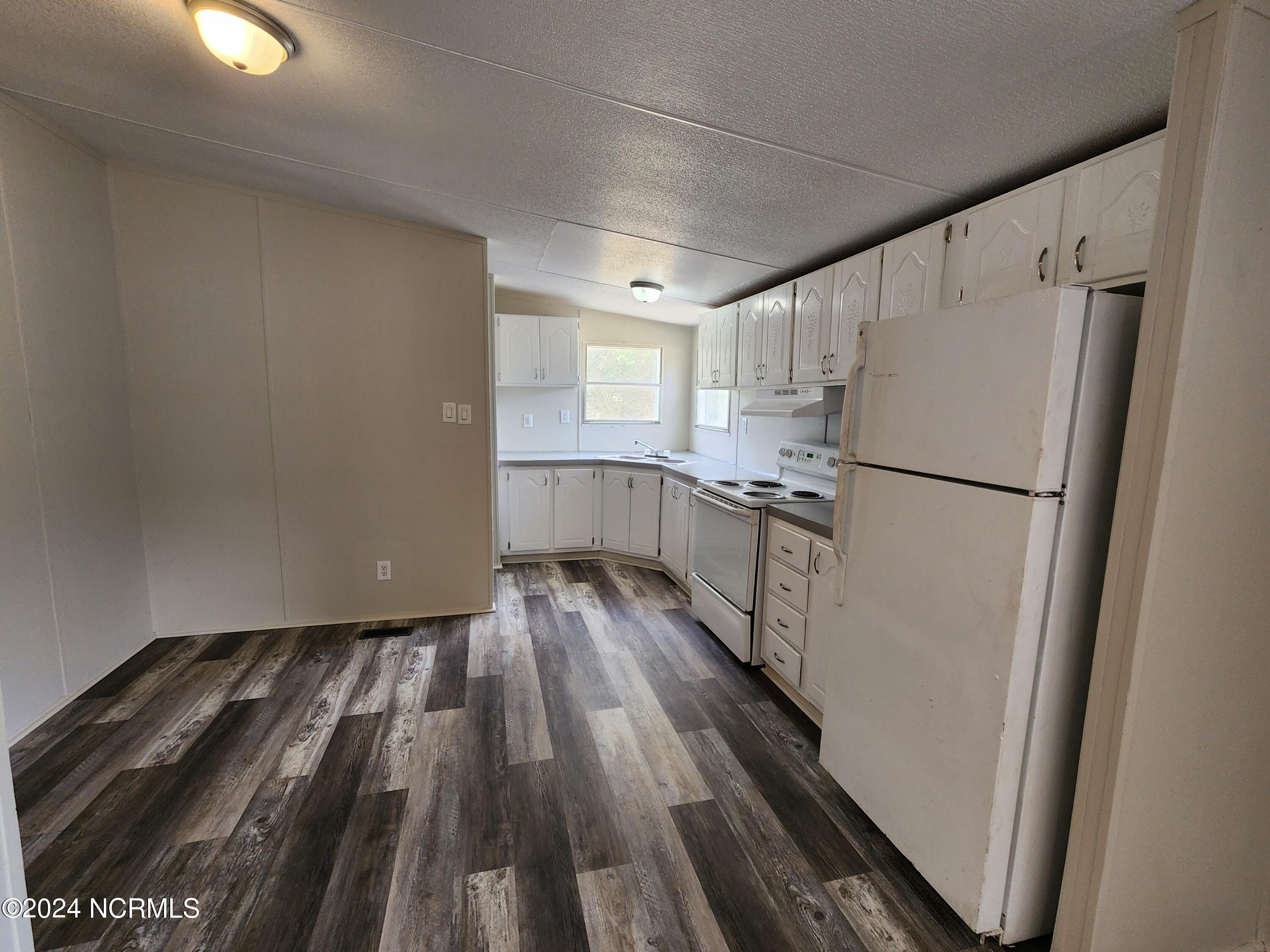 567 Davis Road Garland, NC 28441 - Photo 3 of 10 20240625_114626