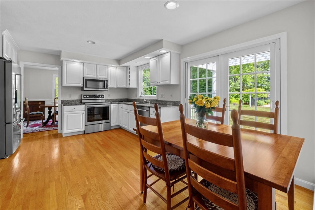 16 King Philip Path Mendon, MA 01756 - Photo 11 of 42