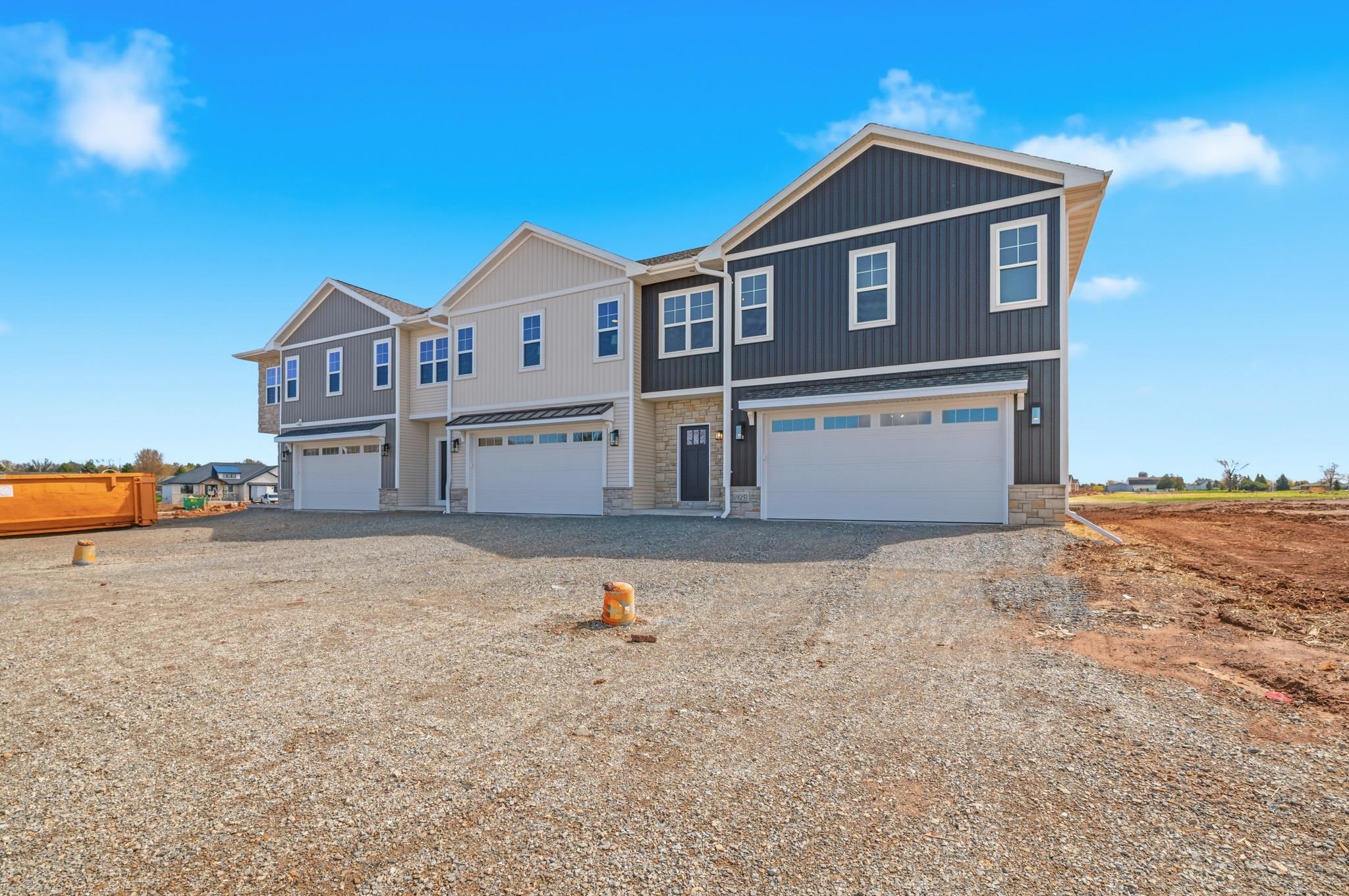 1853 London Road Green Bay, WI 54311 - Photo 3 of 44 Gallery Image 3