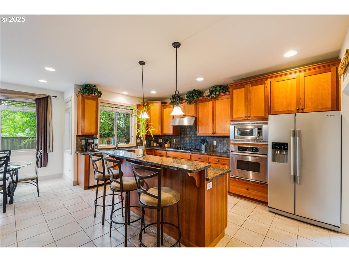 17544 Southwest Keystone Court Beaverton, OR 97007 - Photo 11 of 48 Gallery Image 11