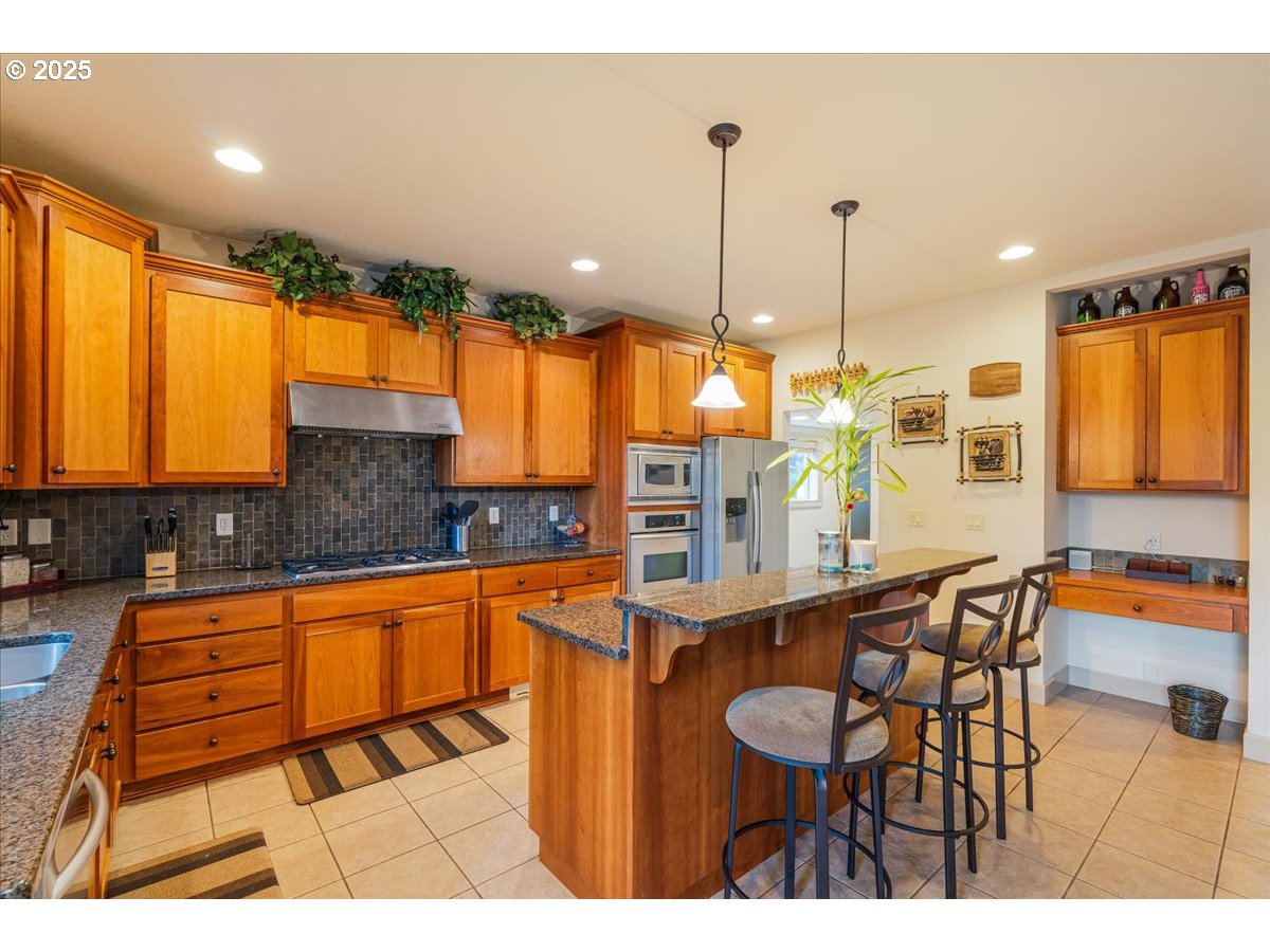 17544 Southwest Keystone Court Beaverton, OR 97007 - Photo 16 of 48 Gallery Image 16