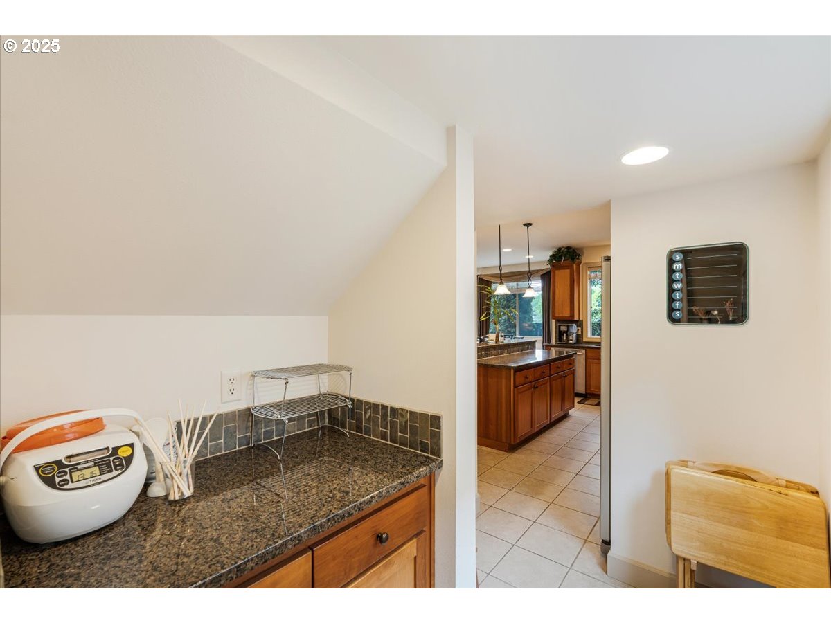 17544 Southwest Keystone Court Beaverton, OR 97007 - Photo 25 of 48 Gallery Image 25