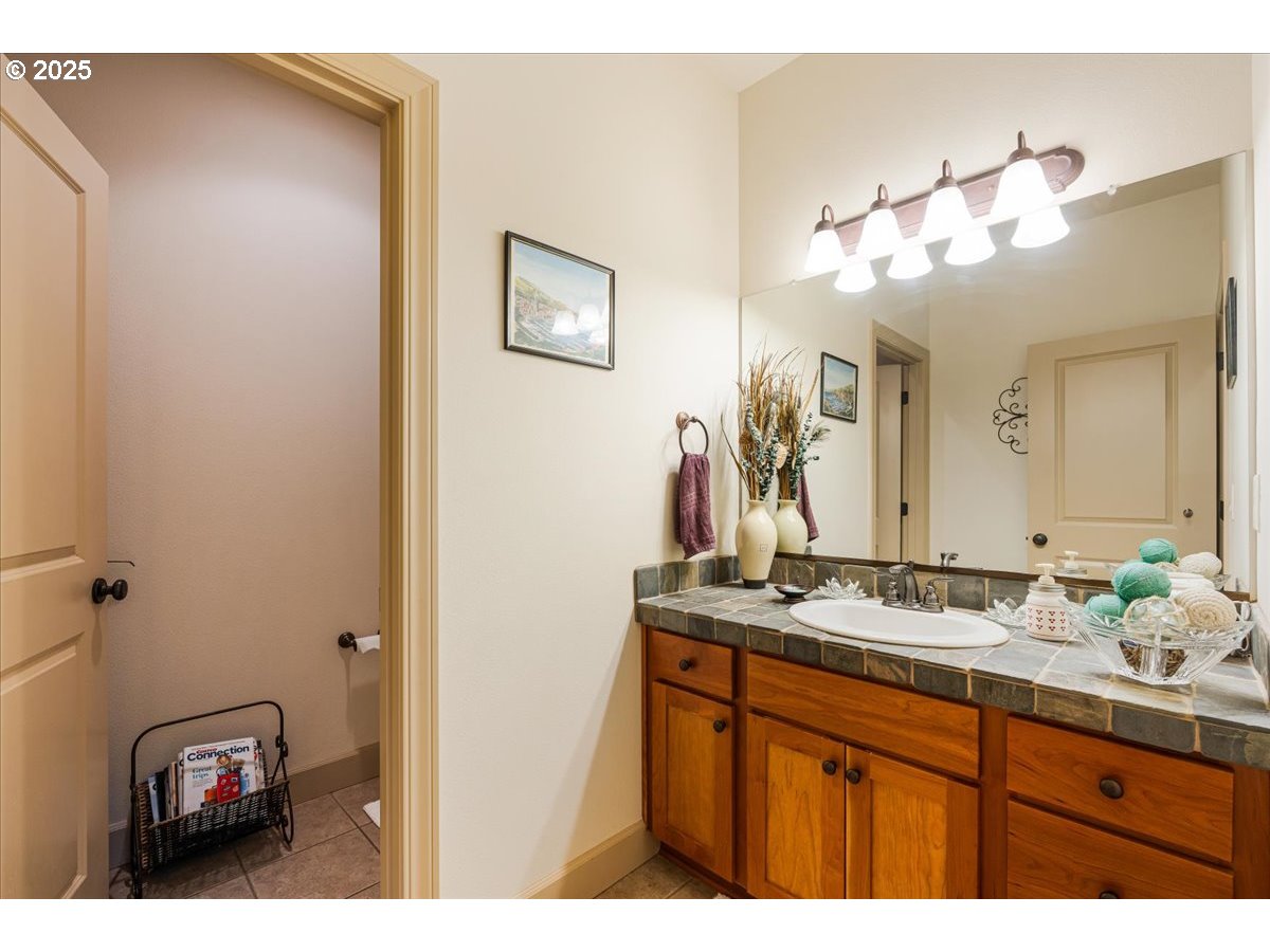 17544 Southwest Keystone Court Beaverton, OR 97007 - Photo 26 of 48 Gallery Image 26