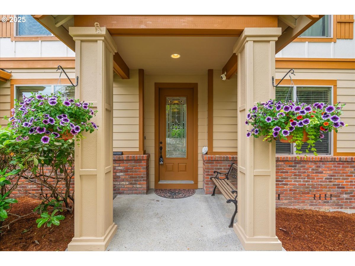 17544 Southwest Keystone Court Beaverton, OR 97007 - Photo 4 of 48 Gallery Image 4