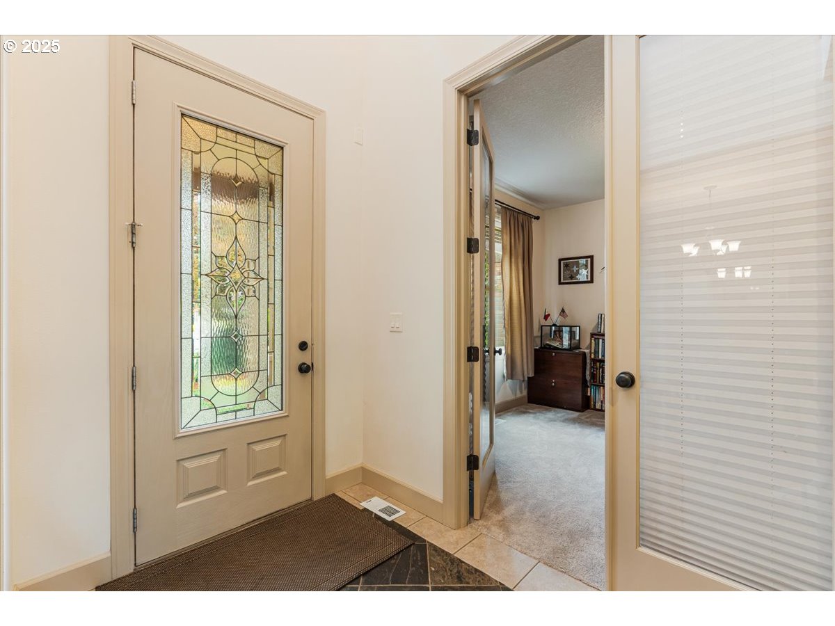 17544 Southwest Keystone Court Beaverton, OR 97007 - Photo 5 of 48 Gallery Image 5