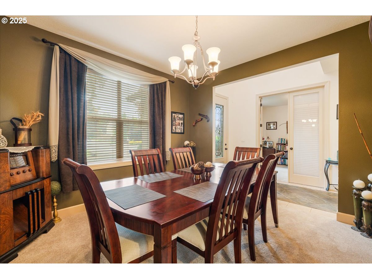 17544 Southwest Keystone Court Beaverton, OR 97007 - Photo 8 of 48 Gallery Image 8