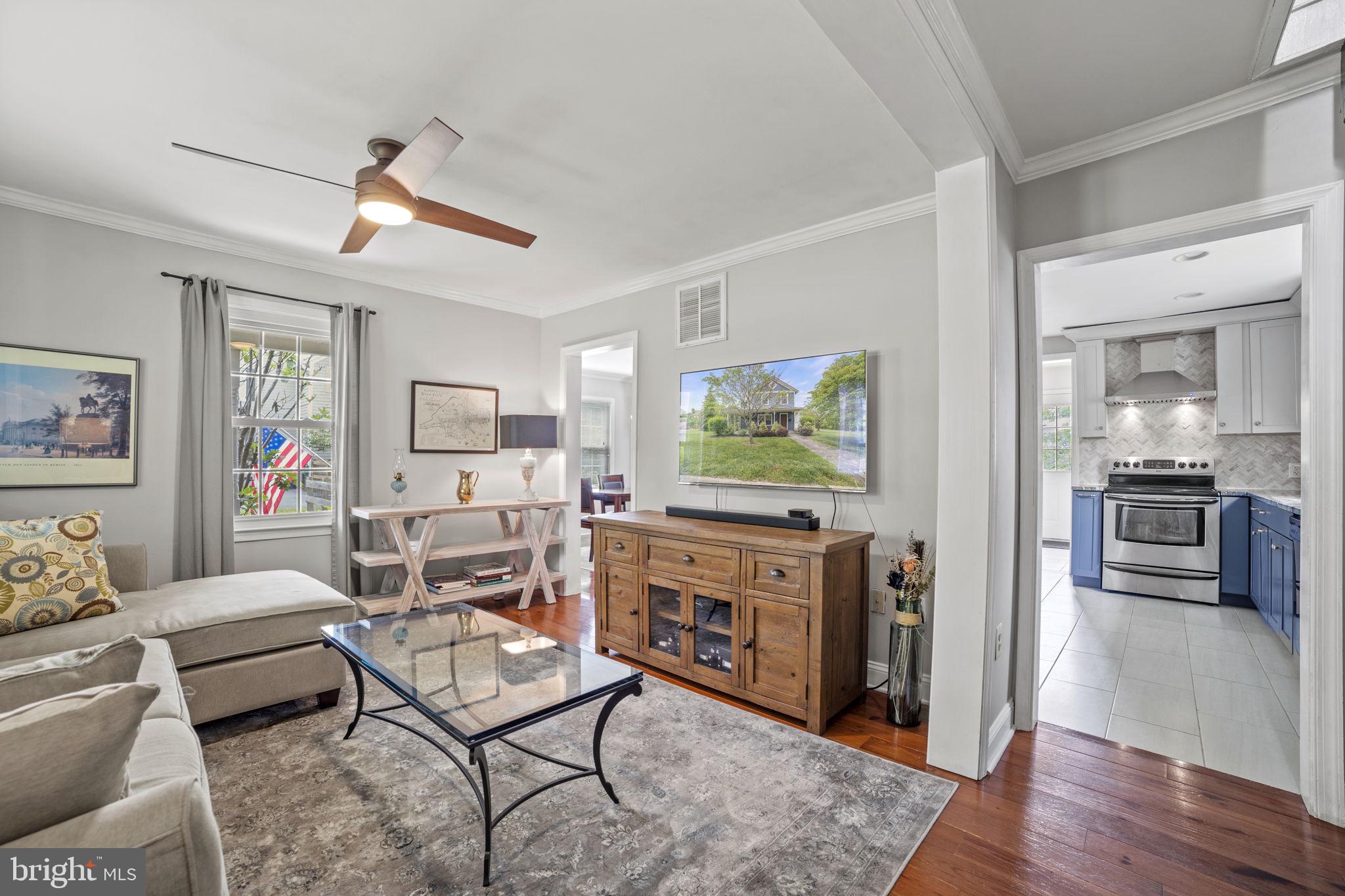 705 Dranesville Road Herndon, VA 20170 - Photo 5 of 22 Bright and inviting living space.